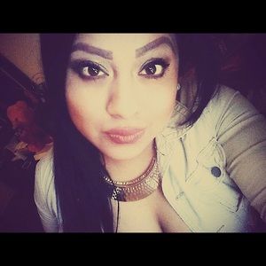 Meet your Posher, Gabriela